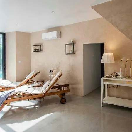 La Maison Arouet * Saint-Loup-Lamaire